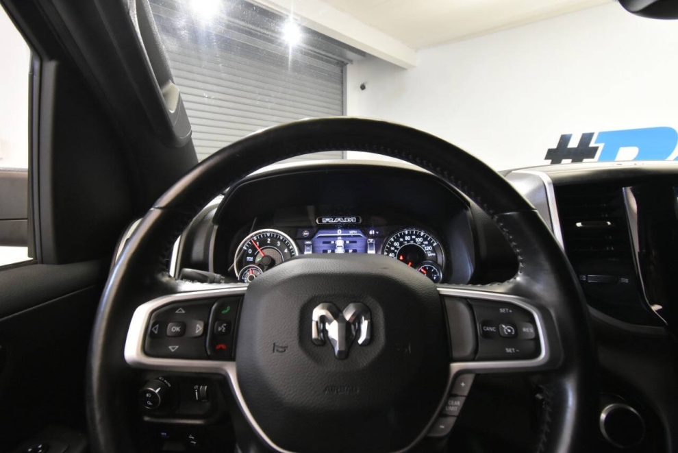 2021 RAM 1500 Big Horn 4x4 4dr Crew Cab 5.6 ft. SB Pickup, Black, Mileage: 73,944 - photo 23