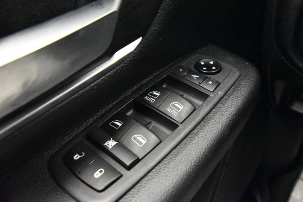 2021 RAM 1500 Big Horn 4x4 4dr Crew Cab 5.6 ft. SB Pickup, Black, Mileage: 73,944 - photo 28