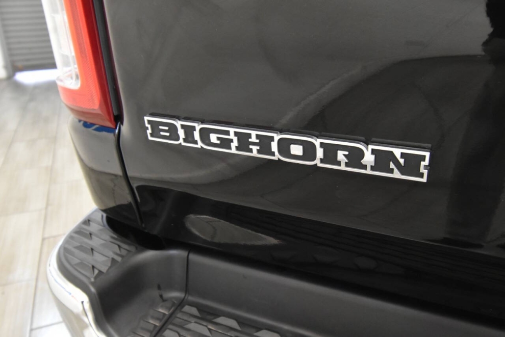 2021 RAM 1500 Big Horn 4x4 4dr Crew Cab 5.6 ft. SB Pickup, Black, Mileage: 73,944 - photo 29