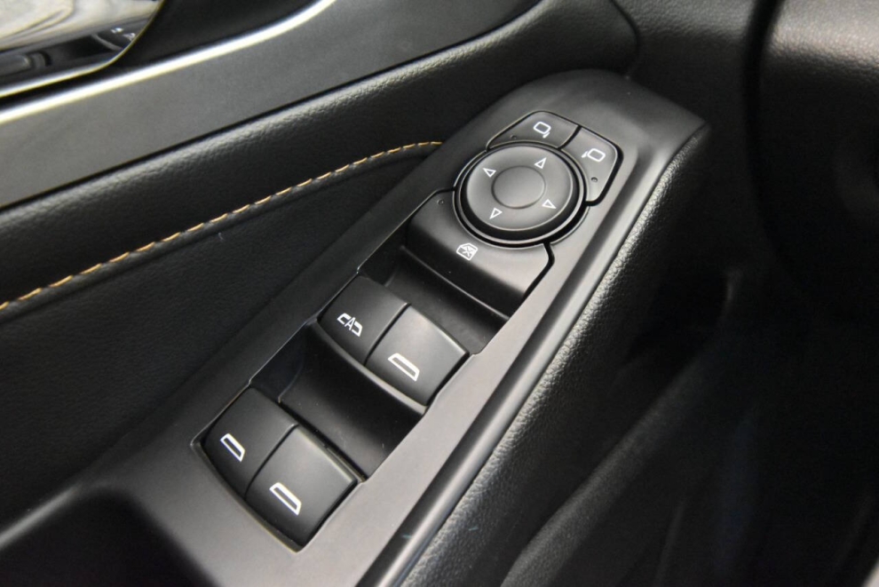 2021 Chevrolet Traverse LT Cloth 4dr SUV w/1LT, , Mileage: 99,069 - photo 31