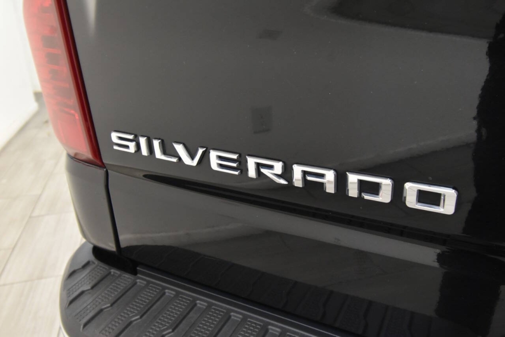 2023 Chevrolet Silverado 1500 LT 4x4 4dr Crew Cab 5.8 ft. SB w/1LT, Black, Mileage: 56,336 - photo 29