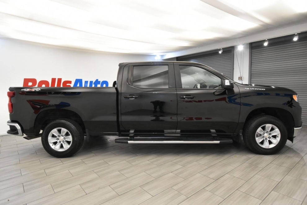 2023 Chevrolet Silverado 1500 LT 4x4 4dr Crew Cab 5.8 ft. SB w/1LT, Black, Mileage: 56,336 - photo 5