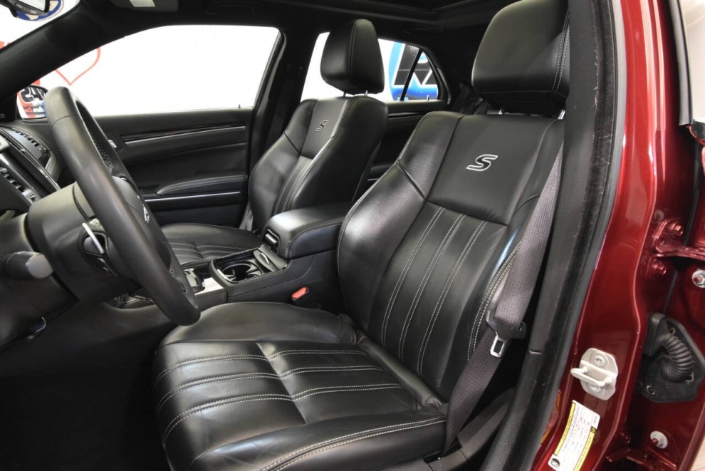 2023 Chrysler 300 S V6 4dr Sedan, , Mileage: 69,890 - photo 10