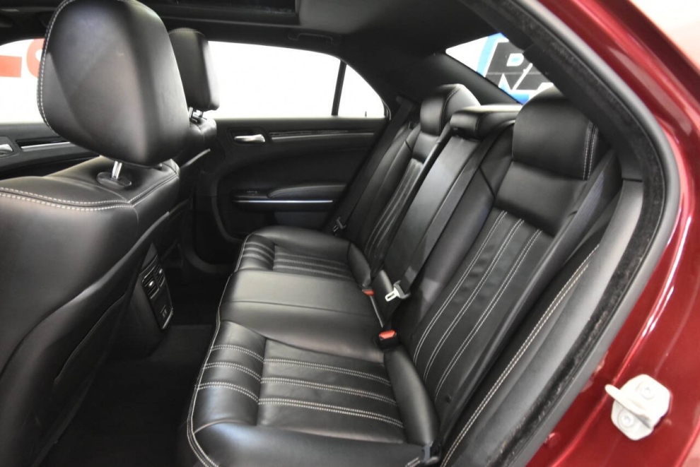 2023 Chrysler 300 S V6 4dr Sedan, , Mileage: 69,890 - photo 13