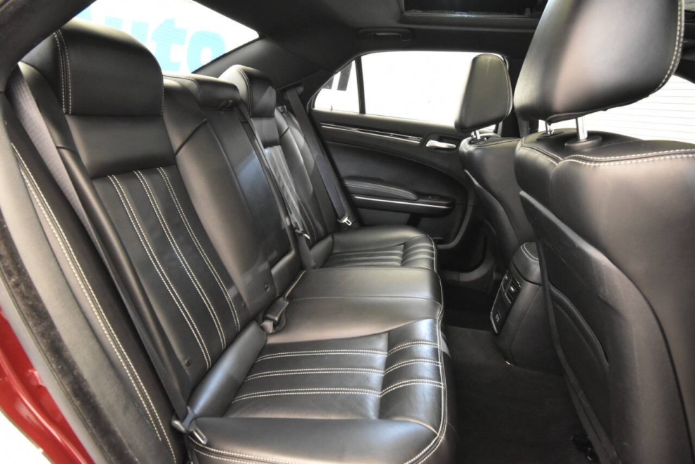 2023 Chrysler 300 S V6 4dr Sedan, , Mileage: 69,890 - photo 17