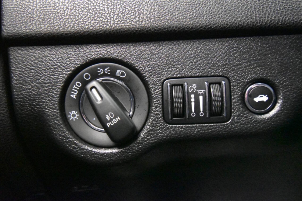 2023 Chrysler 300 S V6 4dr Sedan, , Mileage: 69,890 - photo 30