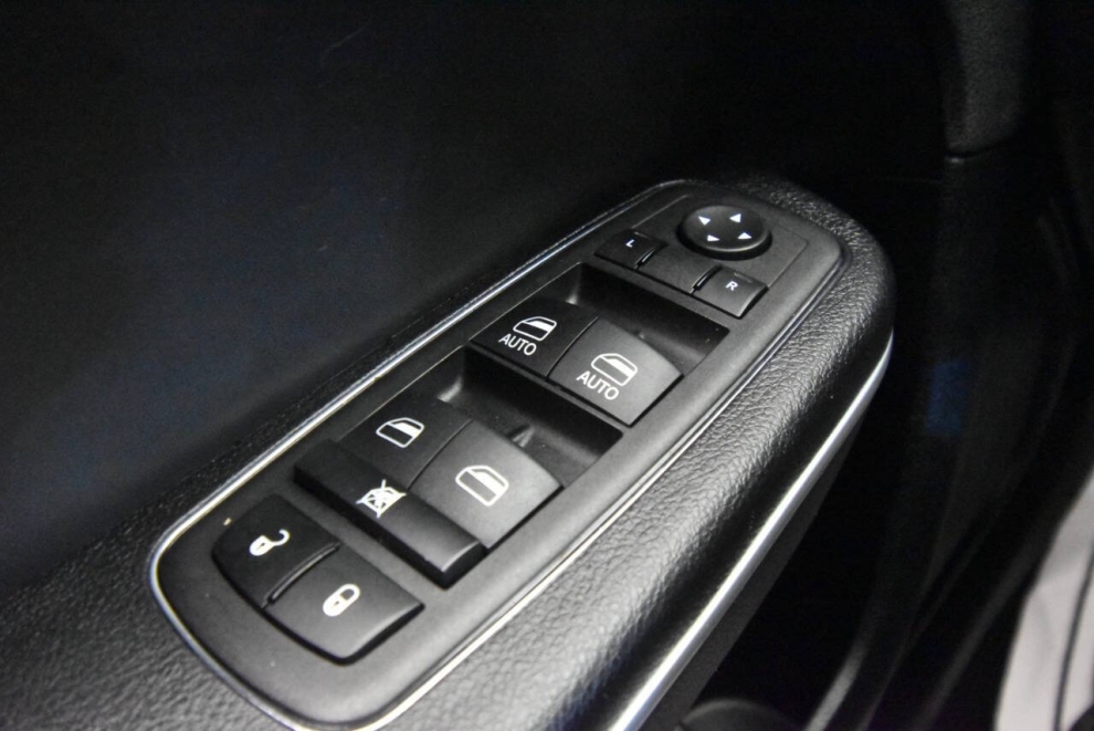 2023 Chrysler 300 S V6 4dr Sedan, , Mileage: 69,890 - photo 31