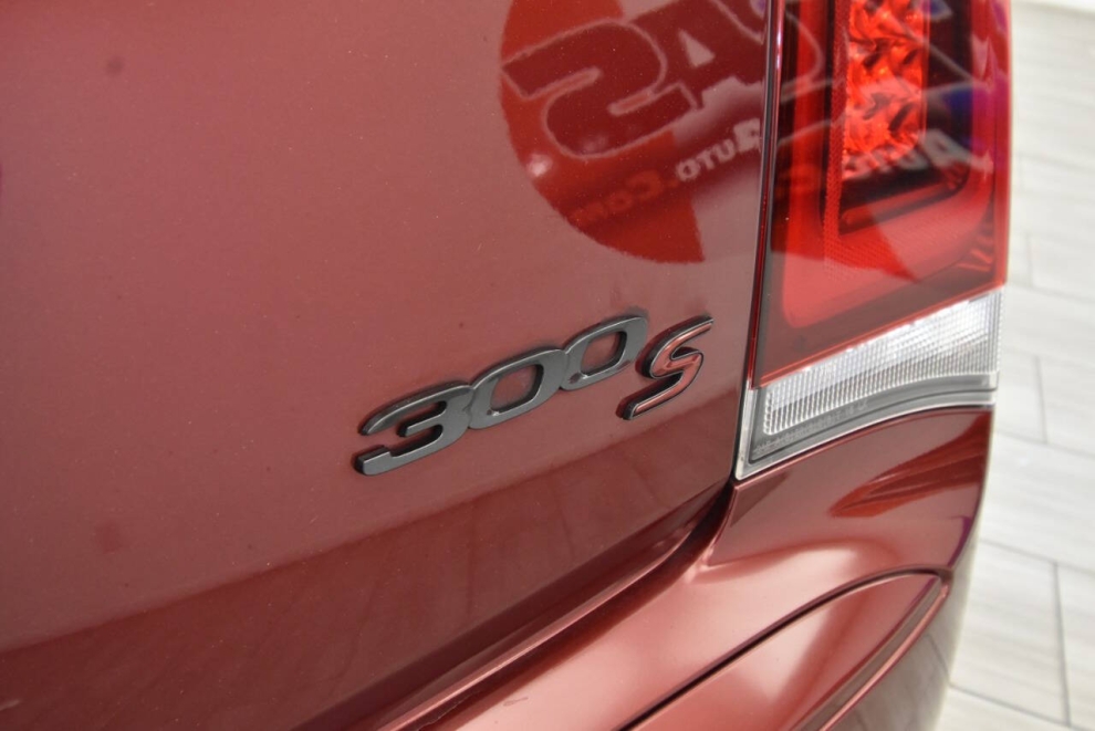 2023 Chrysler 300 S V6 4dr Sedan, , Mileage: 69,890 - photo 32