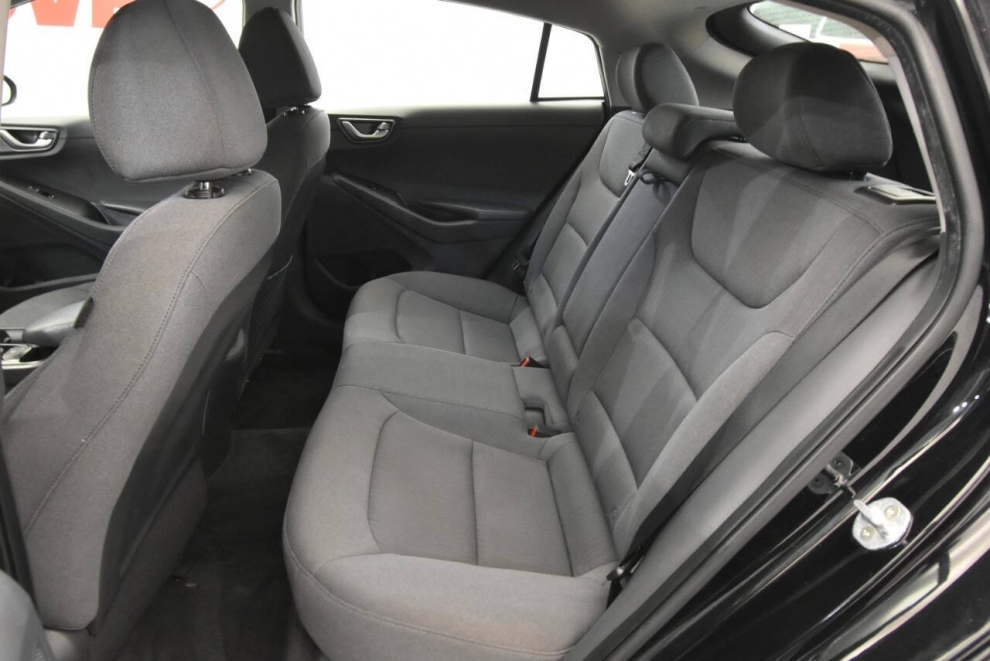 2020 Hyundai Ioniq Electric SE 4dr Hatchback, Black, Mileage: 35,696 - photo 13