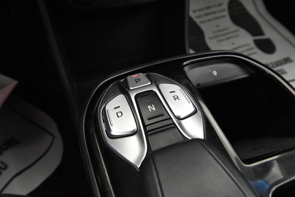 2020 Hyundai Ioniq Electric SE 4dr Hatchback, Black, Mileage: 35,696 - photo 18