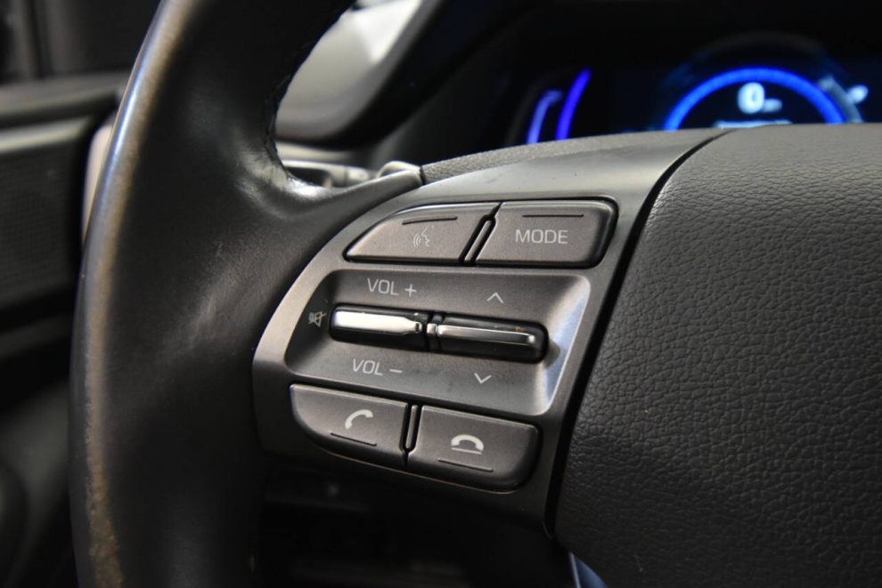 2020 Hyundai Ioniq Electric SE 4dr Hatchback, Black, Mileage: 35,696 - photo 25