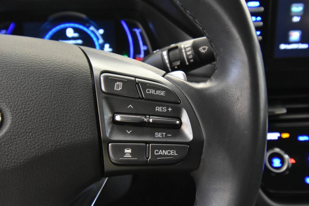 2020 Hyundai Ioniq Electric SE 4dr Hatchback, Black, Mileage: 35,696 - photo 26