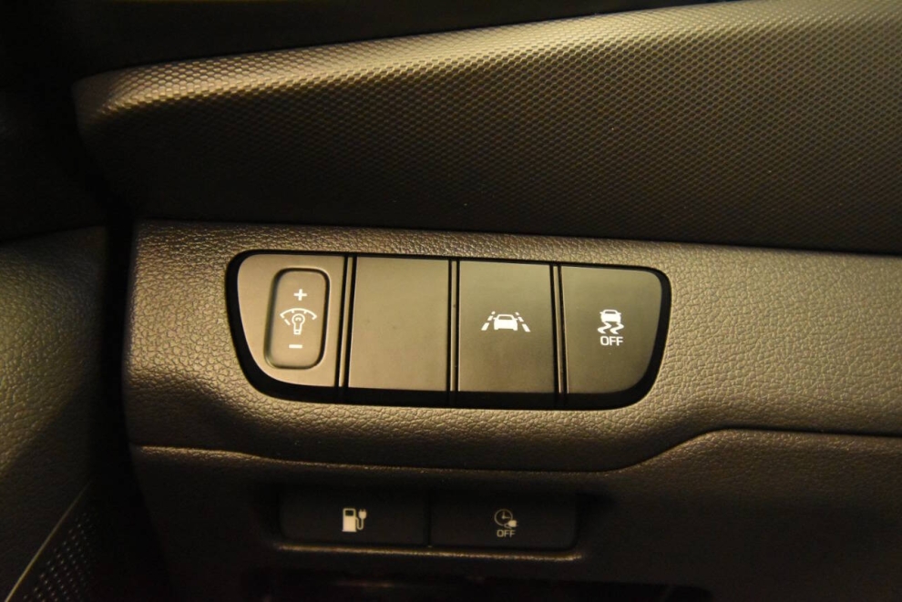 2020 Hyundai Ioniq Electric SE 4dr Hatchback, Black, Mileage: 35,696 - photo 28