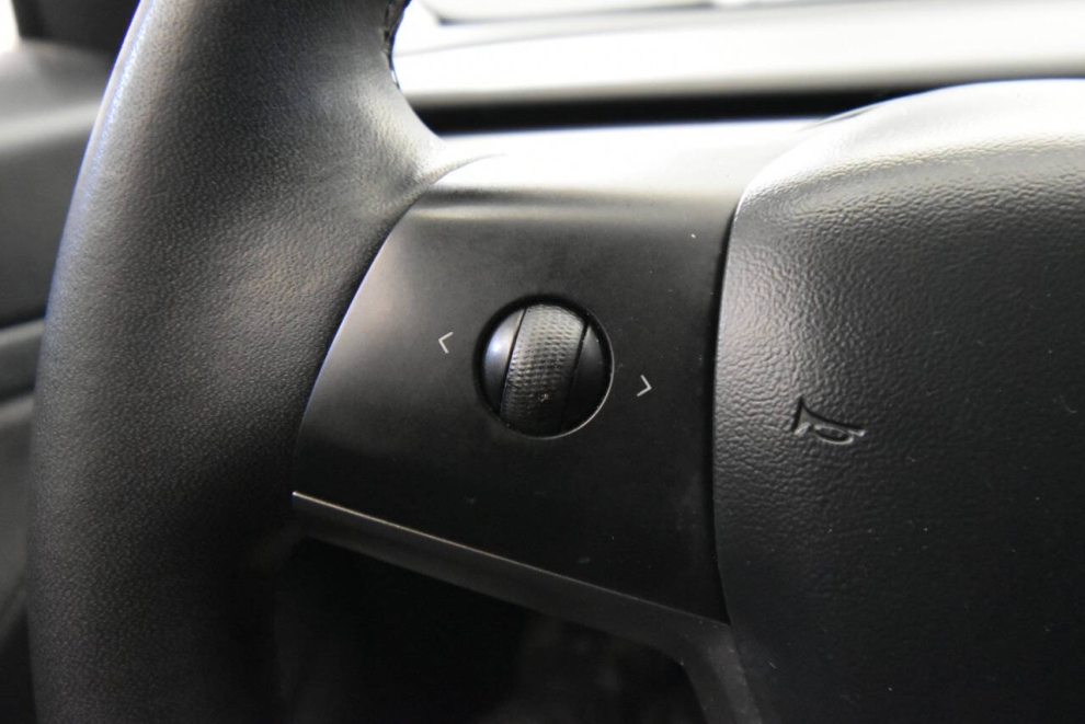 2020 Tesla Model 3 Standard Range Plus 4dr Sedan, White, Mileage: 101,429 - photo 13