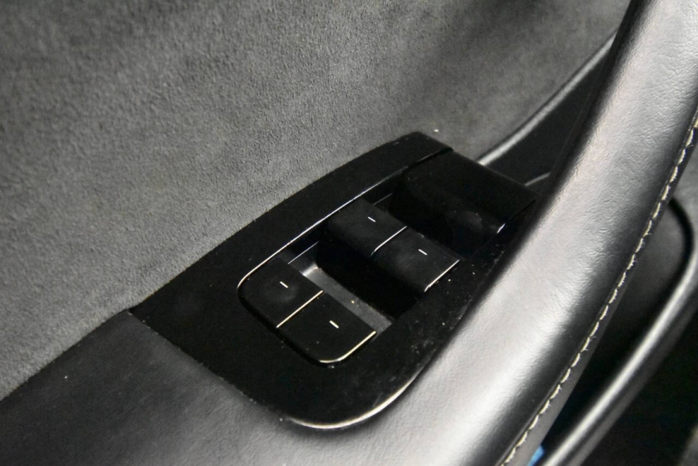 2020 Tesla Model 3 Standard Range Plus 4dr Sedan, White, Mileage: 101,429 - photo 16