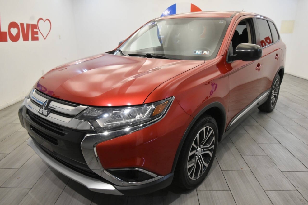 2016 Mitsubishi Outlander ES AWD 4dr SUV, Red,  
