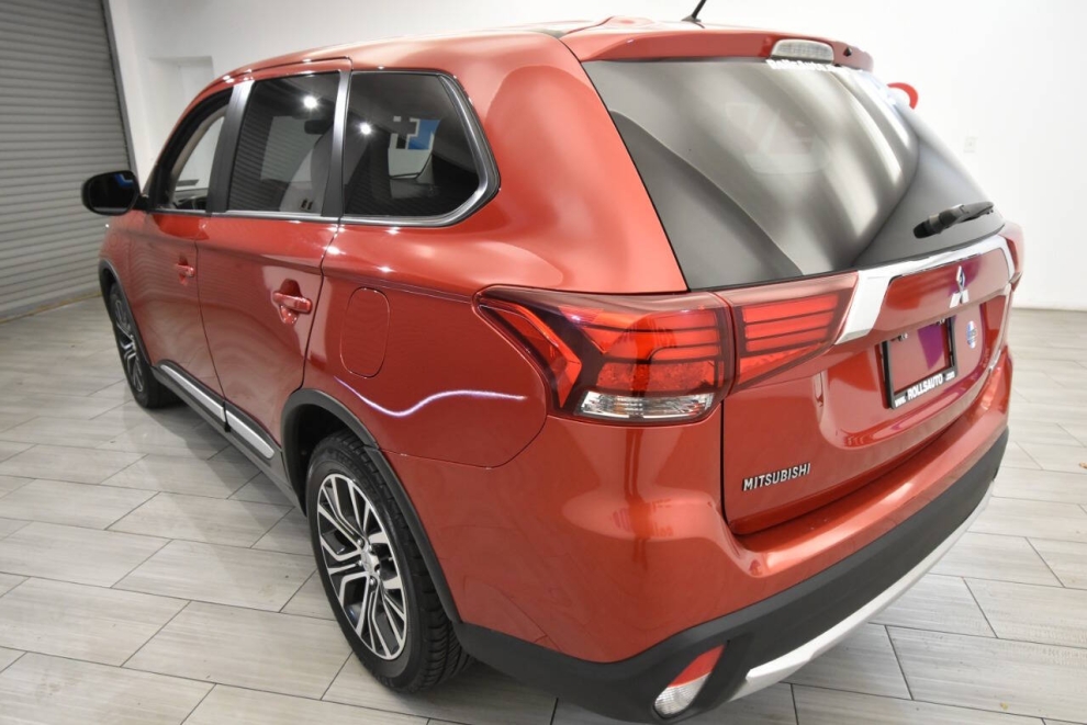 2016 Mitsubishi Outlander ES AWD 4dr SUV, Red,  - photo 2