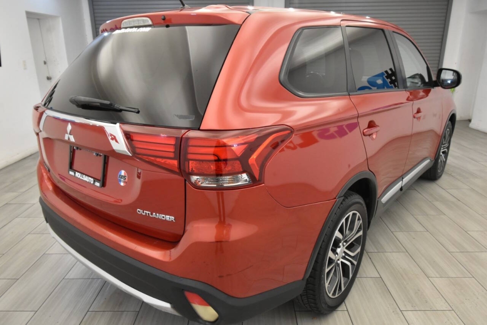 2016 Mitsubishi Outlander ES AWD 4dr SUV, Red,  - photo 4
