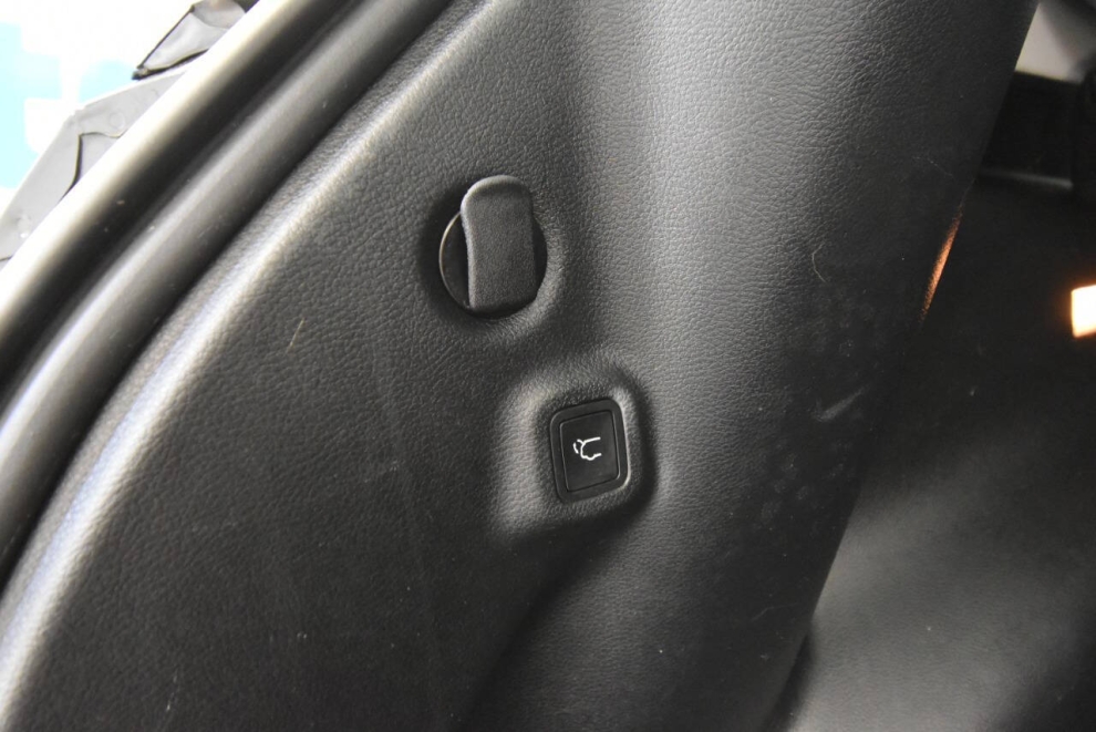 2018 Jeep Compass Limited 4x4 4dr SUV, , Mileage: 65,472 - photo 32