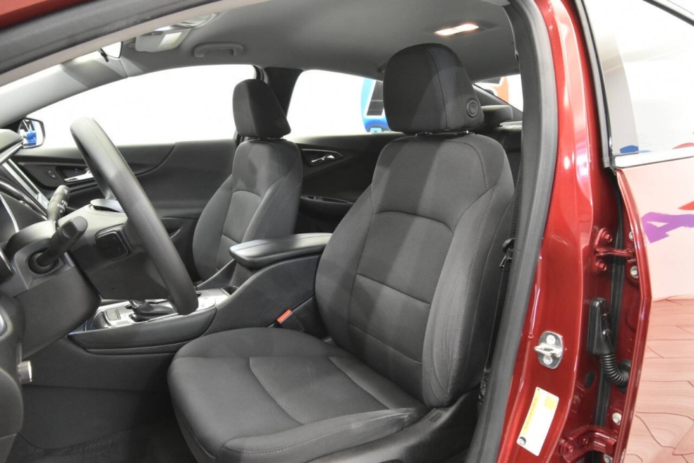 2018 Chevrolet Malibu LT 4dr Sedan, , Mileage: 40,891 - photo 10