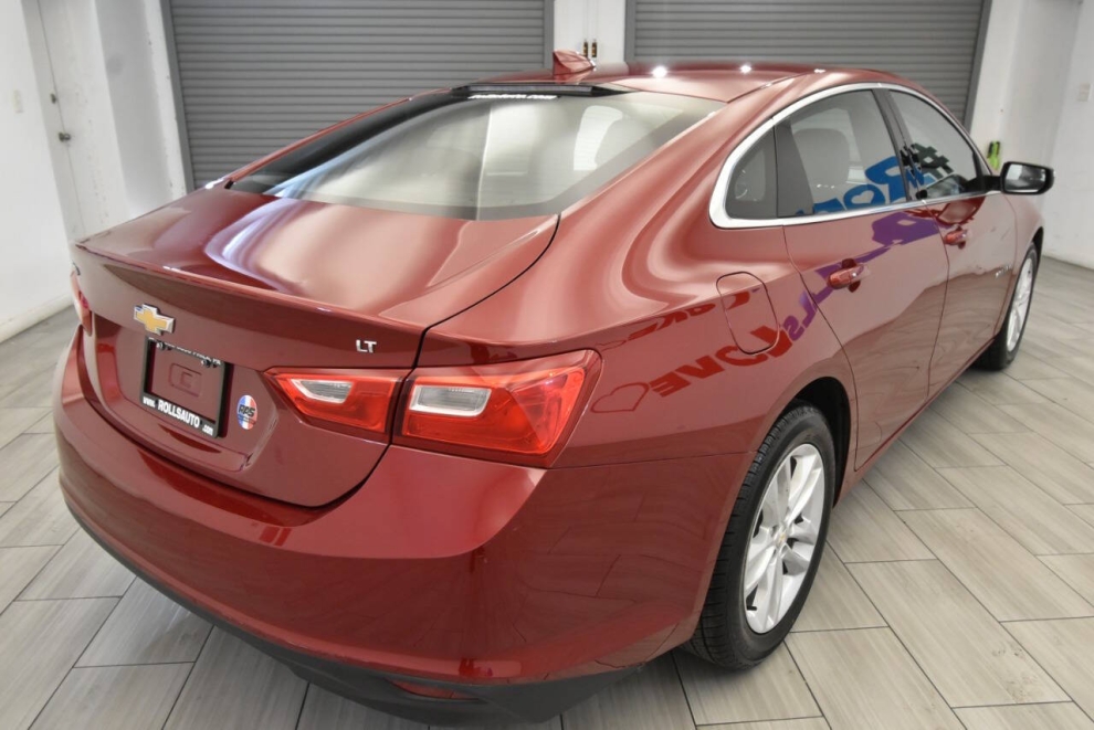 2018 Chevrolet Malibu LT 4dr Sedan, , Mileage: 40,891 - photo 4