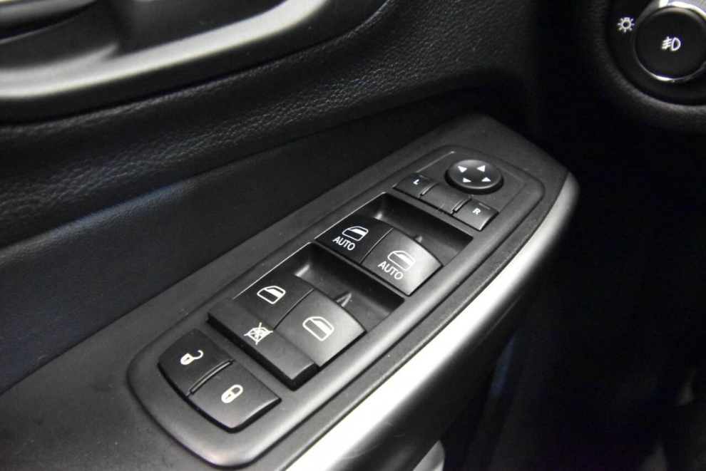 2019 Jeep Cherokee High Altitude 4x4 4dr SUV, Gray, Mileage: 60,207 - photo 28