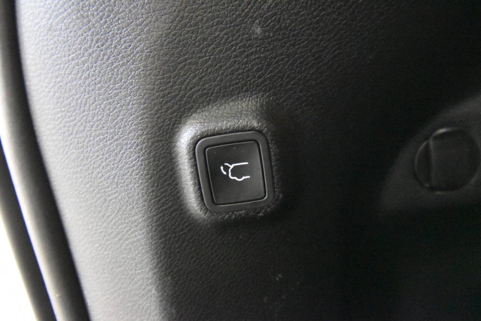 2019 Jeep Cherokee High Altitude 4x4 4dr SUV, Gray, Mileage: 60,207 - photo 32