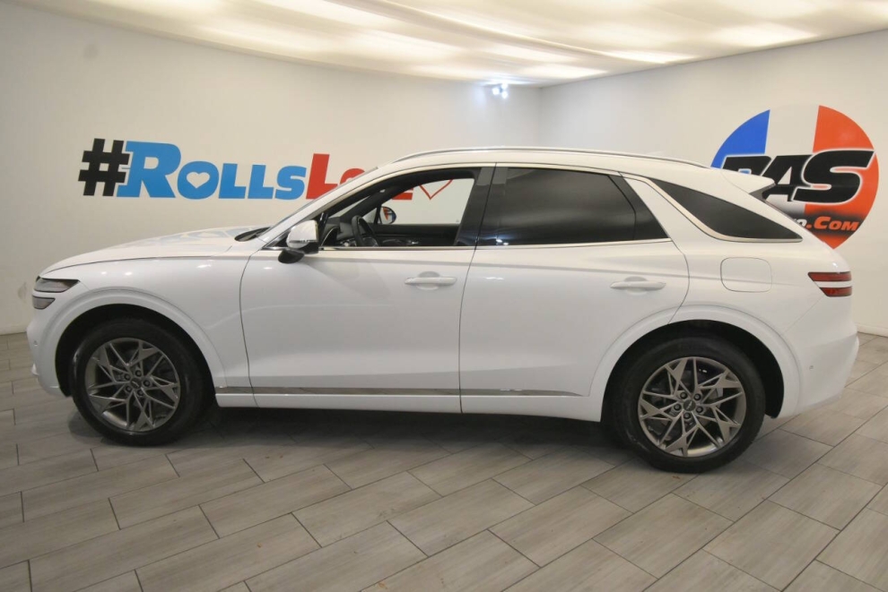 2022 Genesis GV70 2.5T Standard AWD 4dr SUV, White, Mileage: 65,042 - photo 1