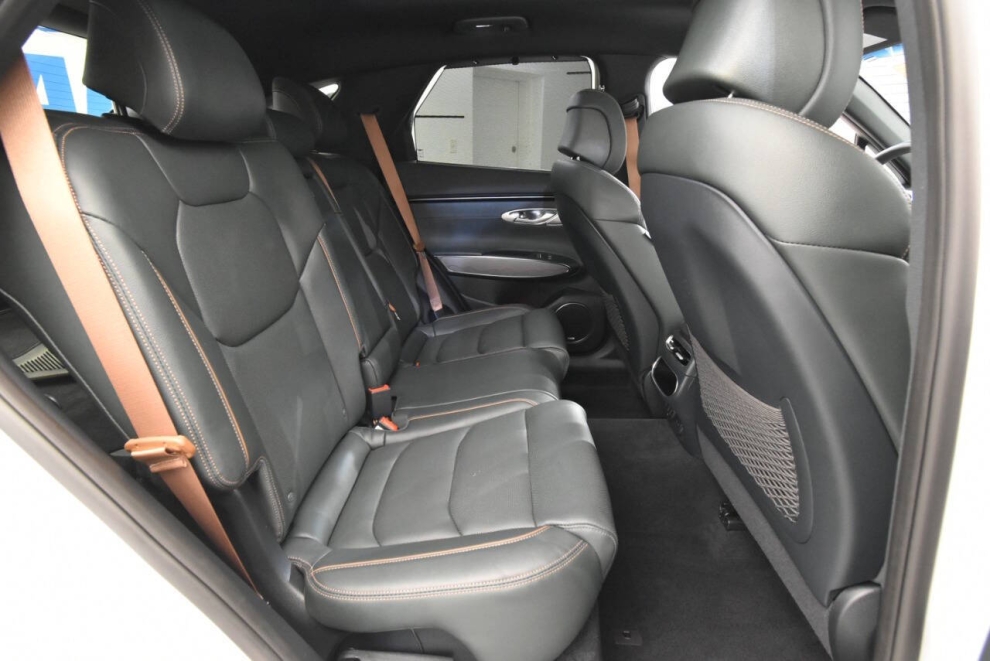 2022 Genesis GV70 2.5T Standard AWD 4dr SUV, White, Mileage: 65,042 - photo 15