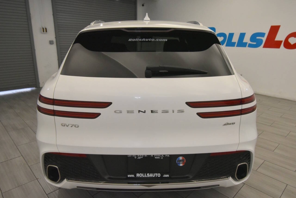 2022 Genesis GV70 2.5T Standard AWD 4dr SUV, White, Mileage: 65,042 - photo 3