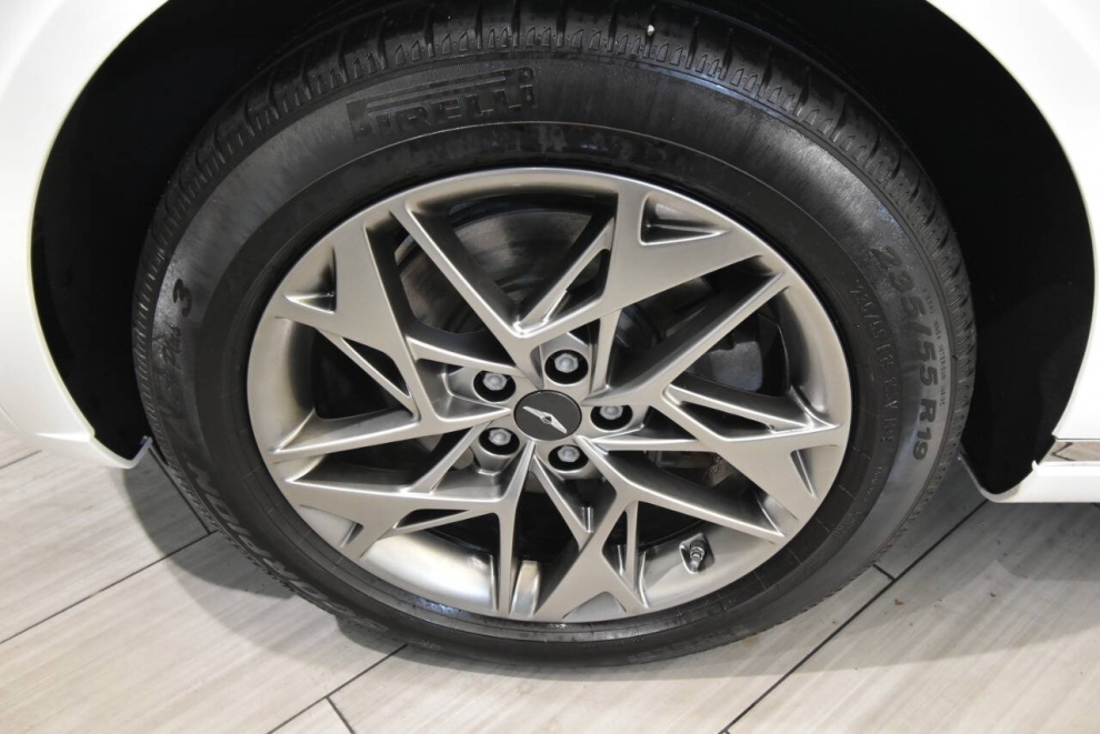 2022 Genesis GV70 2.5T Standard AWD 4dr SUV, White, Mileage: 65,042 - photo 9