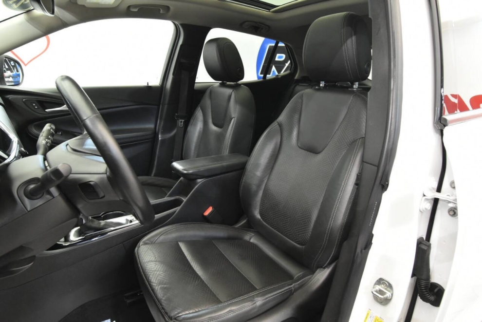 2021 Buick Encore GX Essence 4dr Crossover, White, Mileage: 73,053 - photo 10