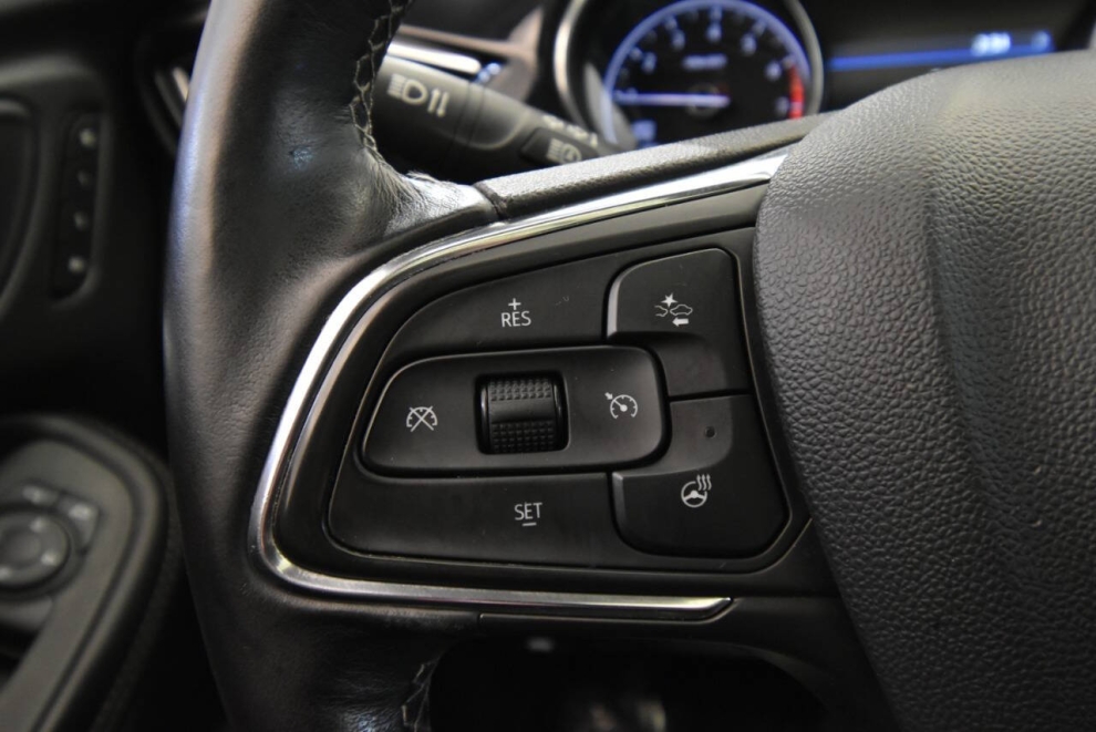 2021 Buick Encore GX Essence 4dr Crossover, White, Mileage: 73,053 - photo 25