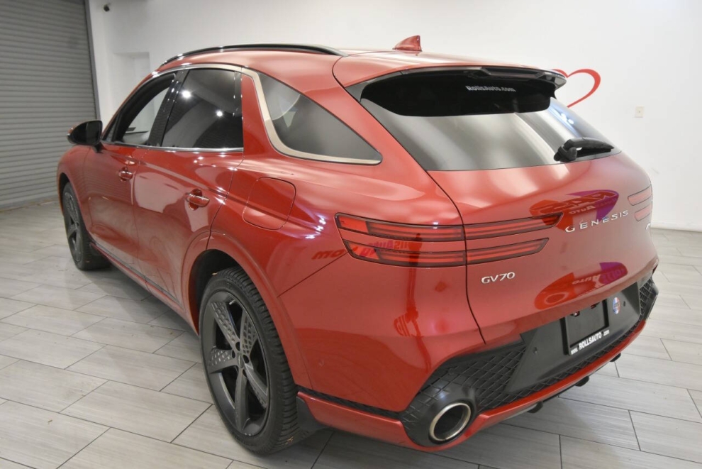 2023 Genesis GV70 2.5T Standard AWD 4dr SUV, Burdeos, Mileage: 91,633 - photo 2