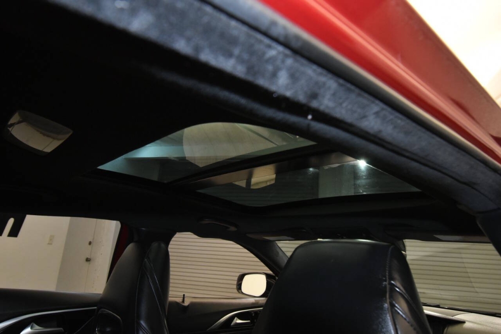 2017 Infiniti QX30 Sport 4dr Crossover, Red, Mileage: 99,636 - photo 18