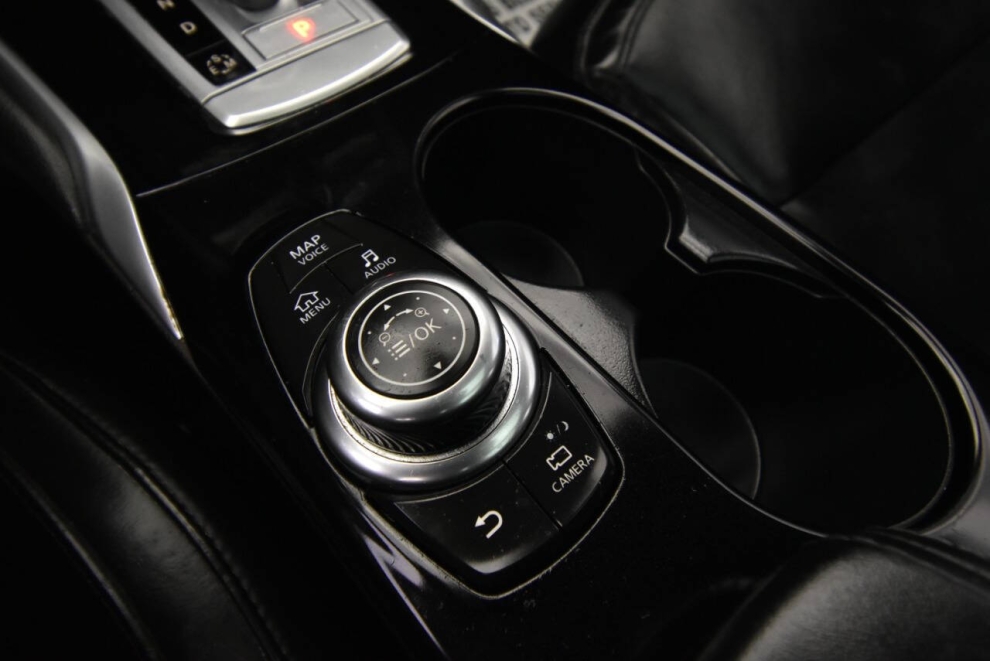 2017 Infiniti QX30 Sport 4dr Crossover, Red, Mileage: 99,636 - photo 19