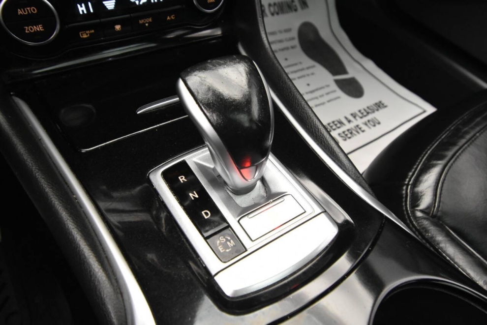 2017 Infiniti QX30 Sport 4dr Crossover, Red, Mileage: 99,636 - photo 20