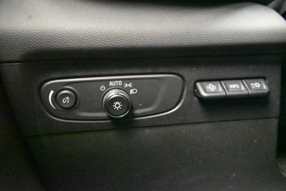 2022 Buick Envision Essence AWD 4dr Crossover, Black, Mileage: 41,525 - photo 28