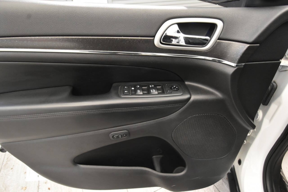 2018 Jeep Grand Cherokee Limited 4x4 4dr SUV, White, Mileage: 77,604 - photo 12