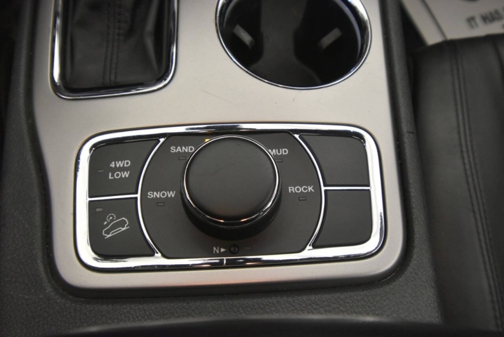 2018 Jeep Grand Cherokee Limited 4x4 4dr SUV, White, Mileage: 77,604 - photo 18