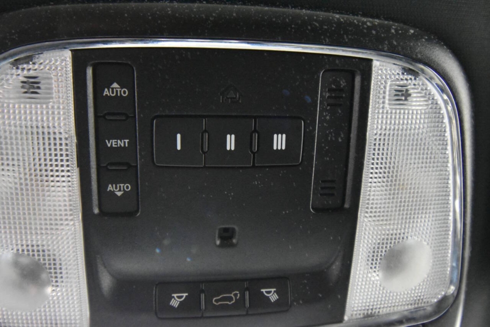 2018 Jeep Grand Cherokee Limited 4x4 4dr SUV, White, Mileage: 77,604 - photo 23