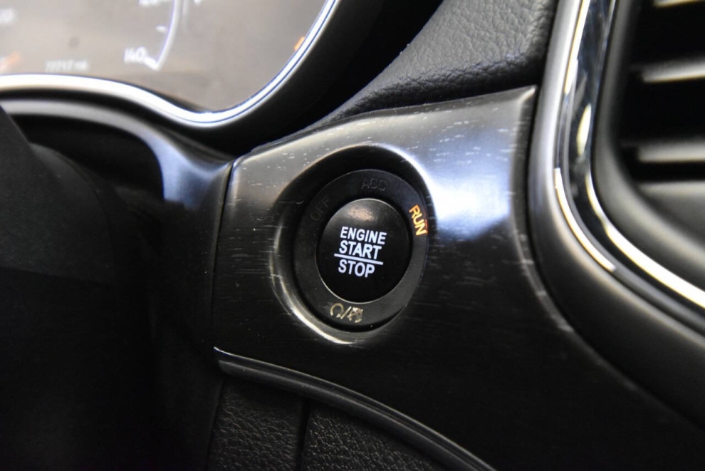 2018 Jeep Grand Cherokee Limited 4x4 4dr SUV, White, Mileage: 77,604 - photo 24