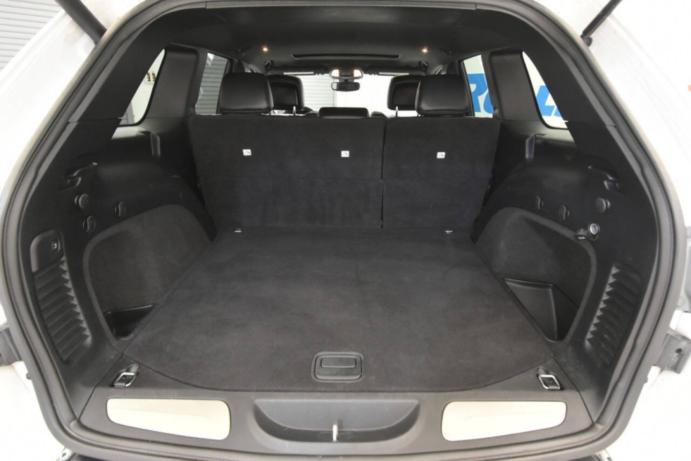 2018 Jeep Grand Cherokee Limited 4x4 4dr SUV, White, Mileage: 77,604 - photo 33