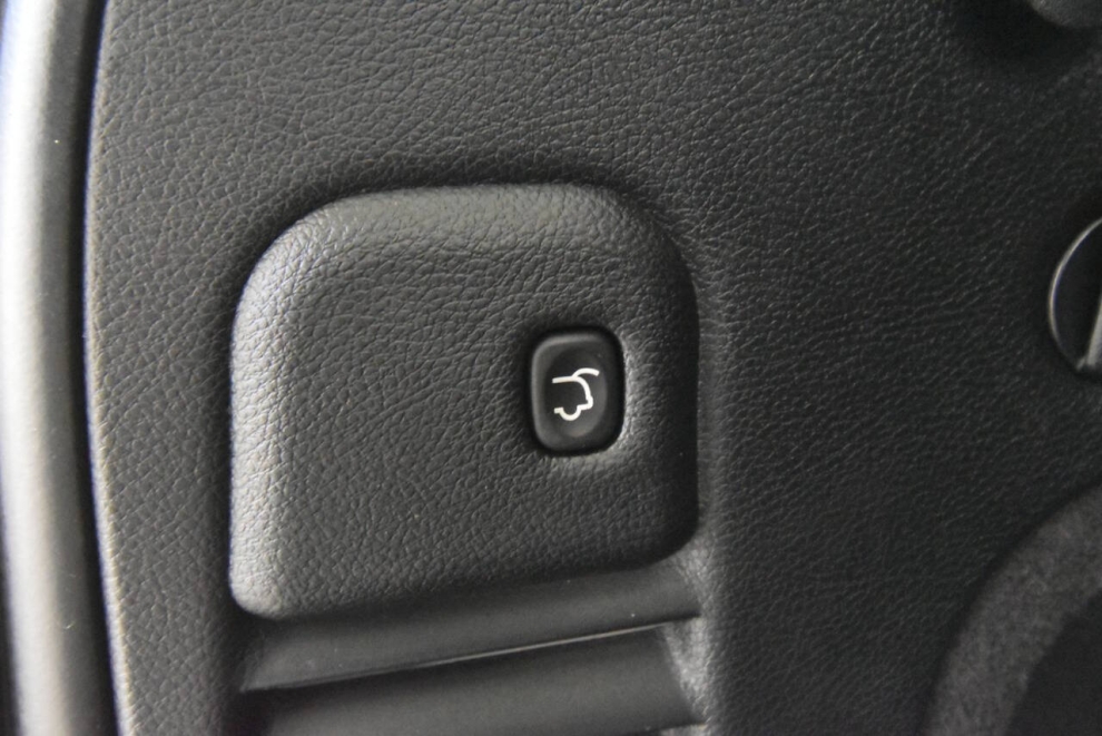 2018 Jeep Grand Cherokee Limited 4x4 4dr SUV, White, Mileage: 77,604 - photo 34