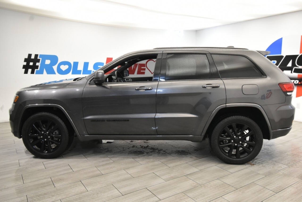 2021 Jeep Grand Cherokee Laredo X 4x4 4dr SUV, Gray, Mileage: 91,065 - photo 1