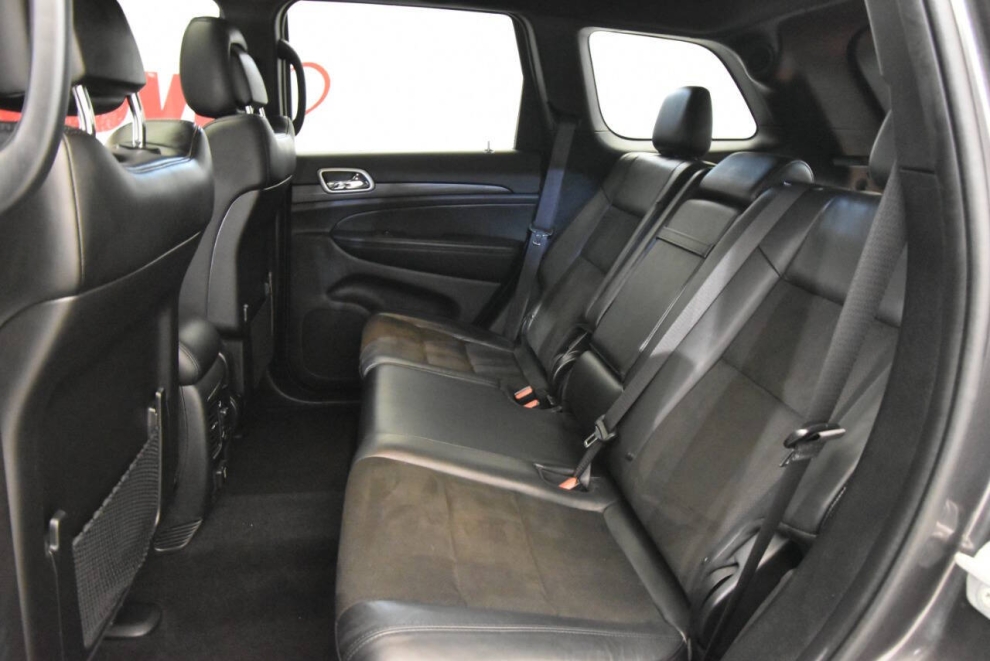 2021 Jeep Grand Cherokee Laredo X 4x4 4dr SUV, Gray, Mileage: 91,065 - photo 13