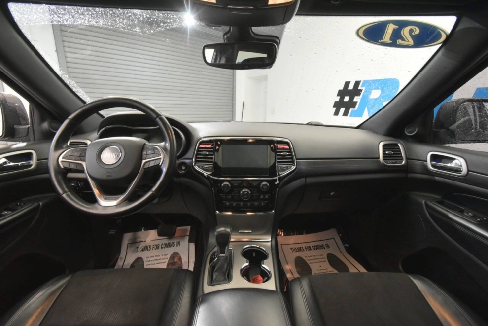 2021 Jeep Grand Cherokee Laredo X 4x4 4dr SUV, Gray, Mileage: 91,065 - photo 17