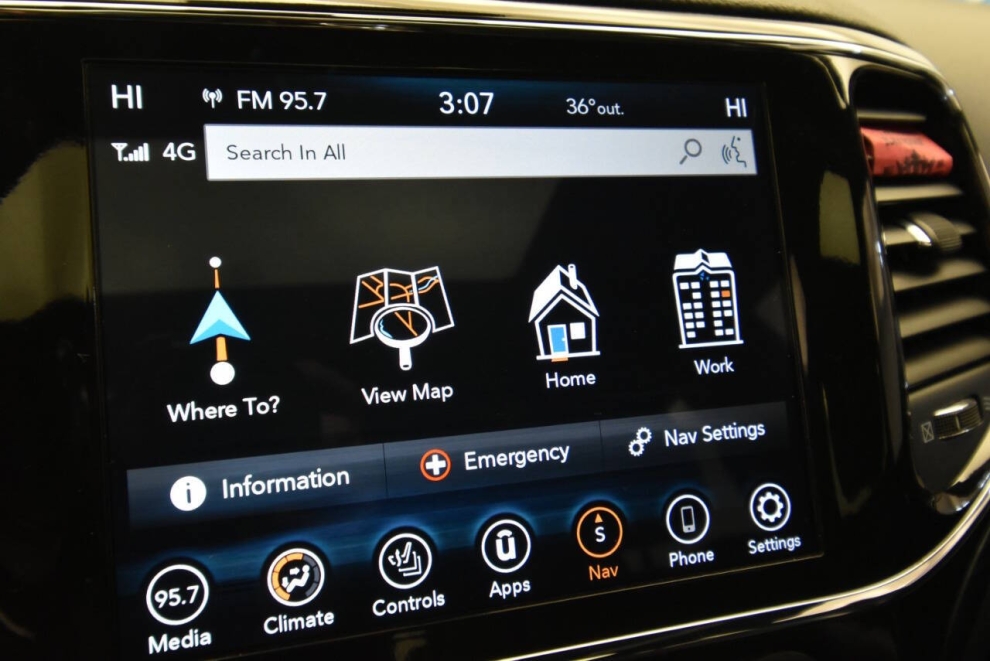 2021 Jeep Grand Cherokee Laredo X 4x4 4dr SUV, Gray, Mileage: 91,065 - photo 20