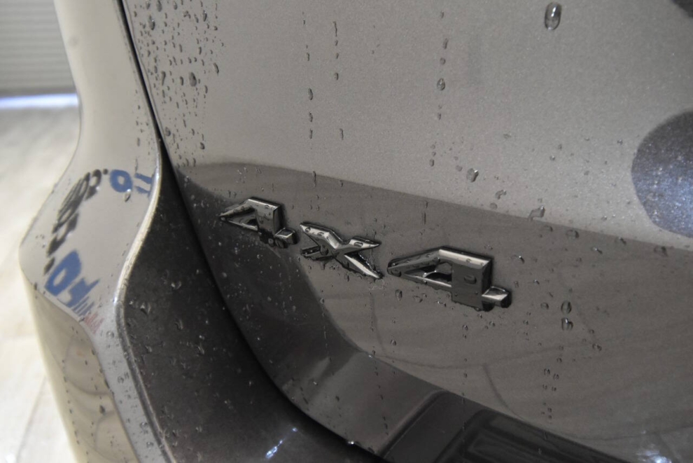 2021 Jeep Grand Cherokee Laredo X 4x4 4dr SUV, Gray, Mileage: 91,065 - photo 30