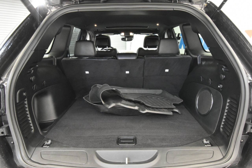 2021 Jeep Grand Cherokee Laredo X 4x4 4dr SUV, Gray, Mileage: 91,065 - photo 31